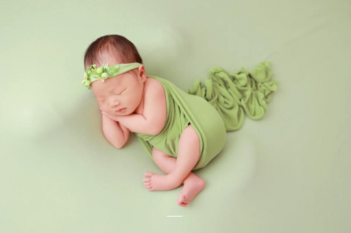 河间宝宝拍嗝吐奶 河间宝宝拍嗝吐奶