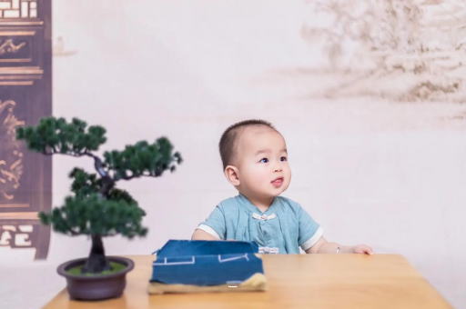 河间三个月宝宝抬头不稳